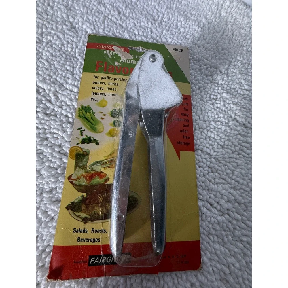 VTG Fairgrove Aluminum Flavor Press Garlic Parsley Onion Press Kitchen Tool 1971
